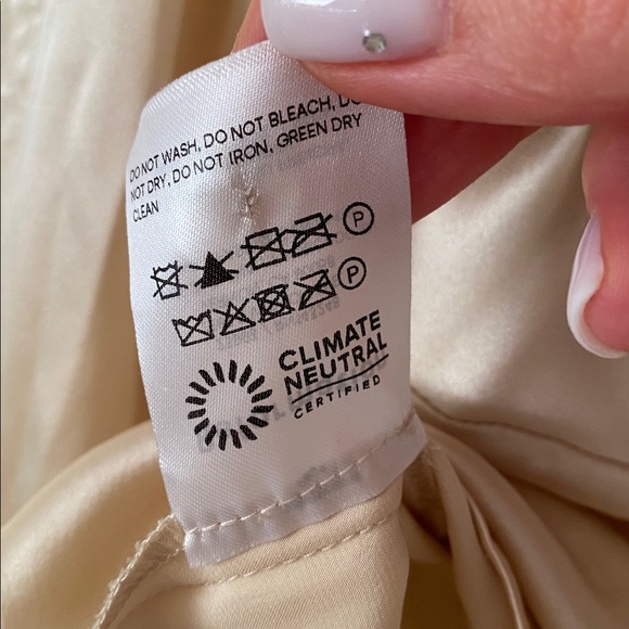 Reformation 100% Silk Jason Long-Sleeve Top Size 2 Cream Elegant Tie Detail Chic - Picture 12 of 13